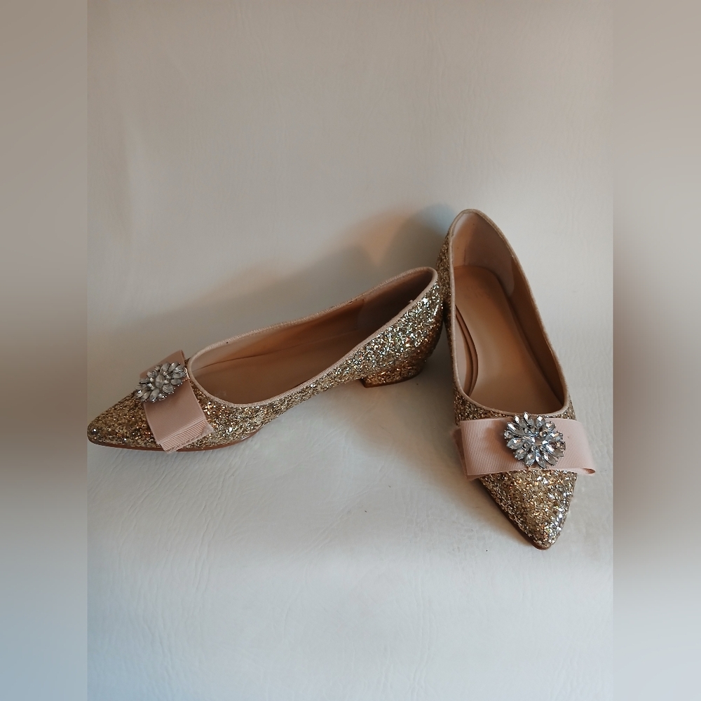 Crown & Ivy Gold Glitter Flats with Ribbon Bow & Medallion Pointed Toe Sz6.5M